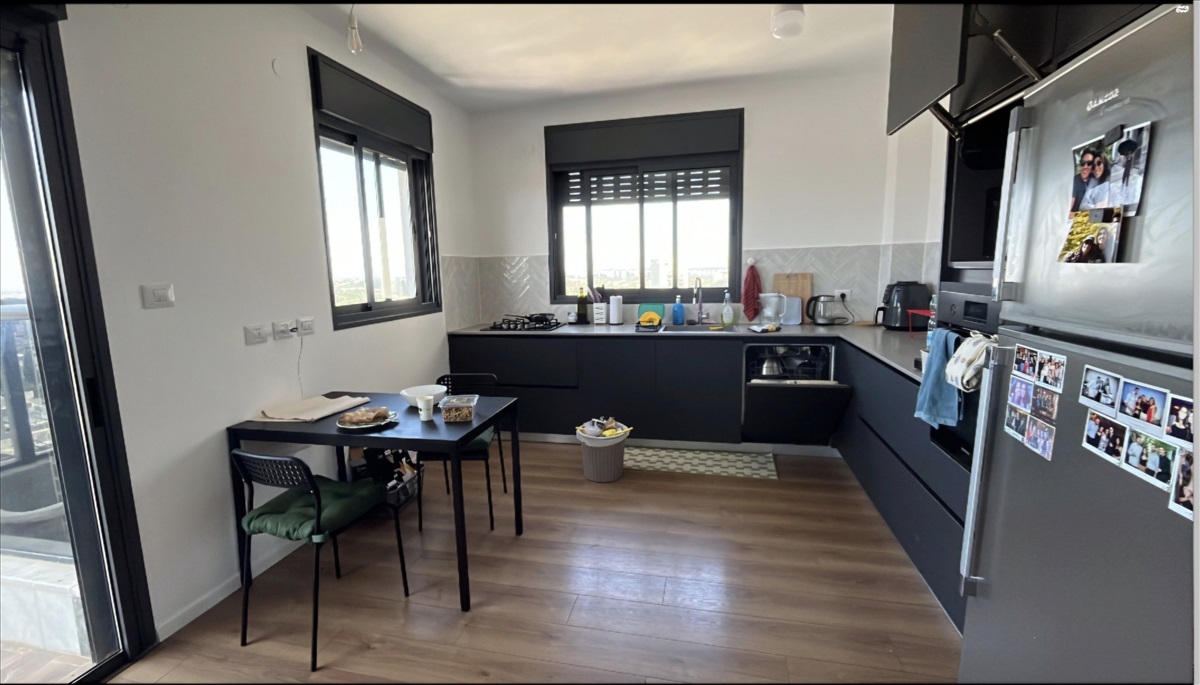 תמונה 1, דירה 3 חדרים למכירה ברחובות, הרצל, צפון
