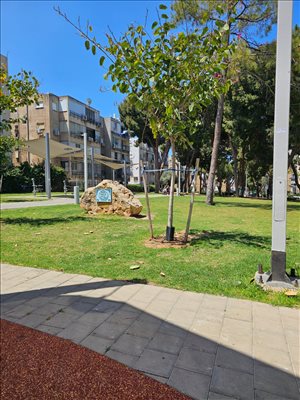 דירה למכירה 2 חדרים בבת ים מנדלי מוכר ספרים לב העיר 