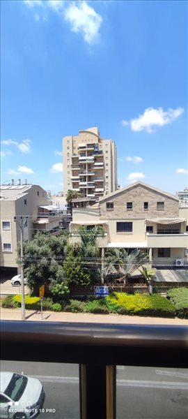 דירה למכירה 4 חדרים בראשון לציון יהודה הלוי 