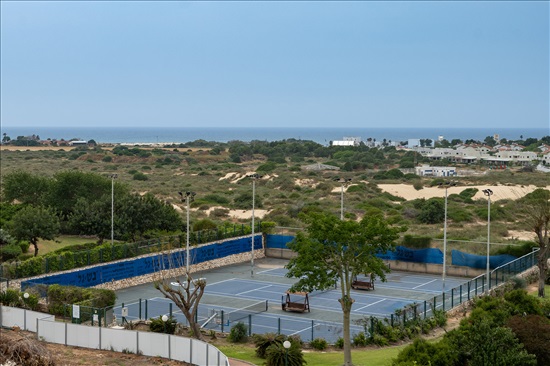 תמונה 3, דירת סטודיו 1 חדרים למכירה בקיסריה, רוטשילד, נאות גולף