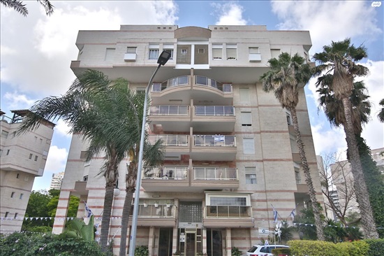 תמונה 1, דירה 4 חדרים למכירה בקרית מוצקין, יצחק בן צבי, נווה גנים