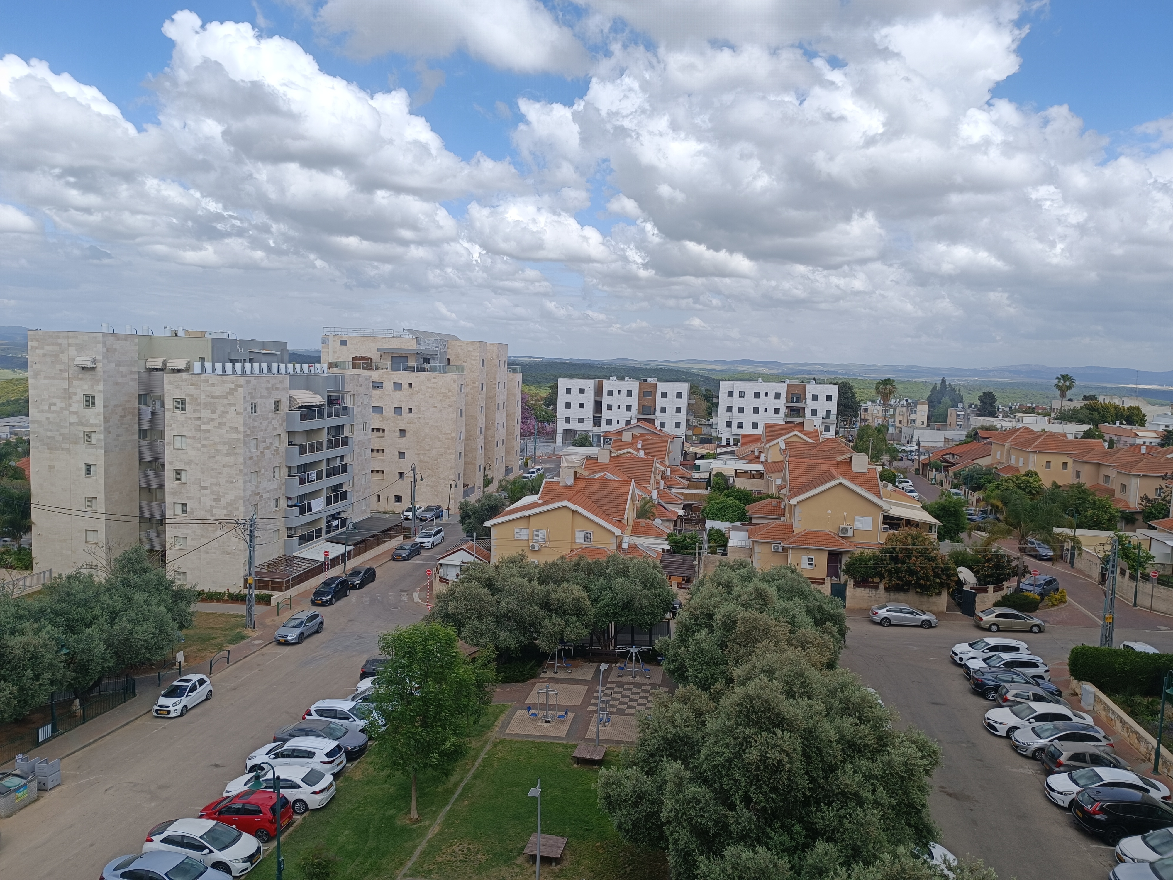 דירה למכירה 4 חדרים ברמת צבי זכרון יעקב, חנה סנש 2750000 שח ש