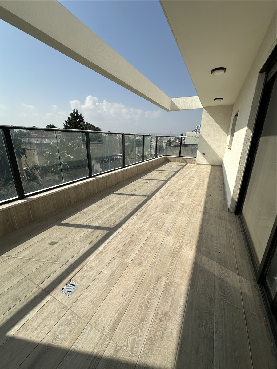 תמונה 1, מיני פנטהאוז 6 חדרים למכירה בקרית ביאליק, שדרות ירושלים, ביאליק הותיקה