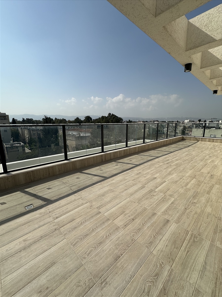 תמונה 1, פנטהאוז 4 חדרים למכירה בקרית ביאליק, שדרות ירושלים, ביאליק הותיקה