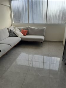 דירה למכירה 4 חדרים בבני ברק נויפלד קרית הרצוג 