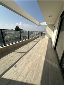 מיני פנטהאוז למכירה 6 חדרים בקרית ביאליק שדרות ירושלים 
