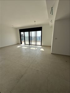 פנטהאוז, 4 חדרים, שדרות ירושלים, קרית ביאליק  