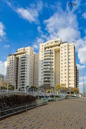 דירה למכירה 5 חדרים בפתח תקווה שלמה זלוטניק 