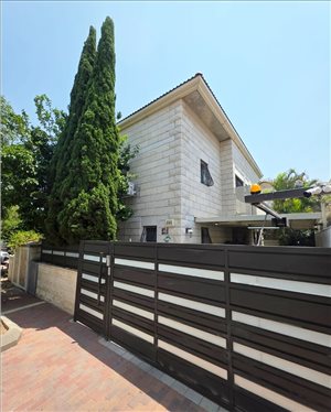 דו משפחתי למכירה 6 חדרים בגדרה רבי יהודה 
