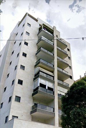 דירה למכירה 4 חדרים ברחובות  הרצל מרכז 