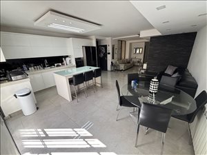 דירה למכירה 4 חדרים בירושלים האייל 