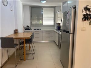 דירה, 4 חדרים, י