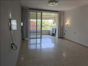 דירה למכירה 4.5 חדרים ברעננה שדרות בגין 
