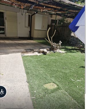 דו משפחתי למכירה 4 חדרים בגיניגר הגבעה 