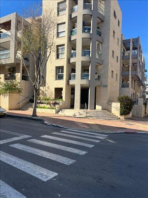 דירת גן למכירה 3 חדרים במודעין  בדולח 15 אבני חן 