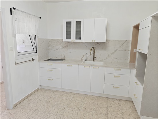 תמונה 3, דירה 4.5 חדרים למכירה ברעננה, שדרות בגין, לב הפארק