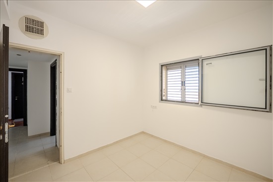 תמונה 4, דירה 4.5 חדרים למכירה באזור, האיכרים, גני אזור