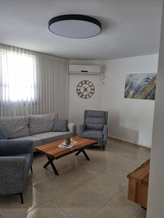 תמונה 2 ,דו משפחתי 10 חדרים למכירה במיתר, קדש ברנע, הצפונית