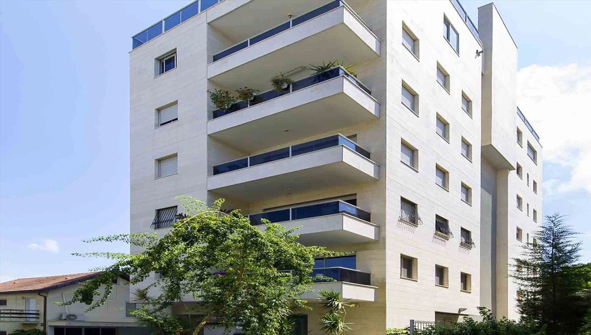 תמונה 1, דירה 4 חדרים למכירה בגבעתיים, גנסין, רמבם