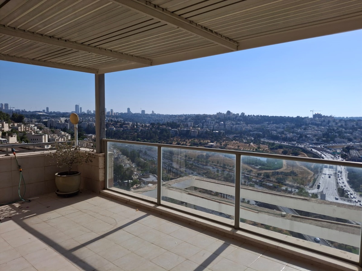 תמונה 1, דירה 5 חדרים למכירה בירושלים, אברהם פררה, הולילנד