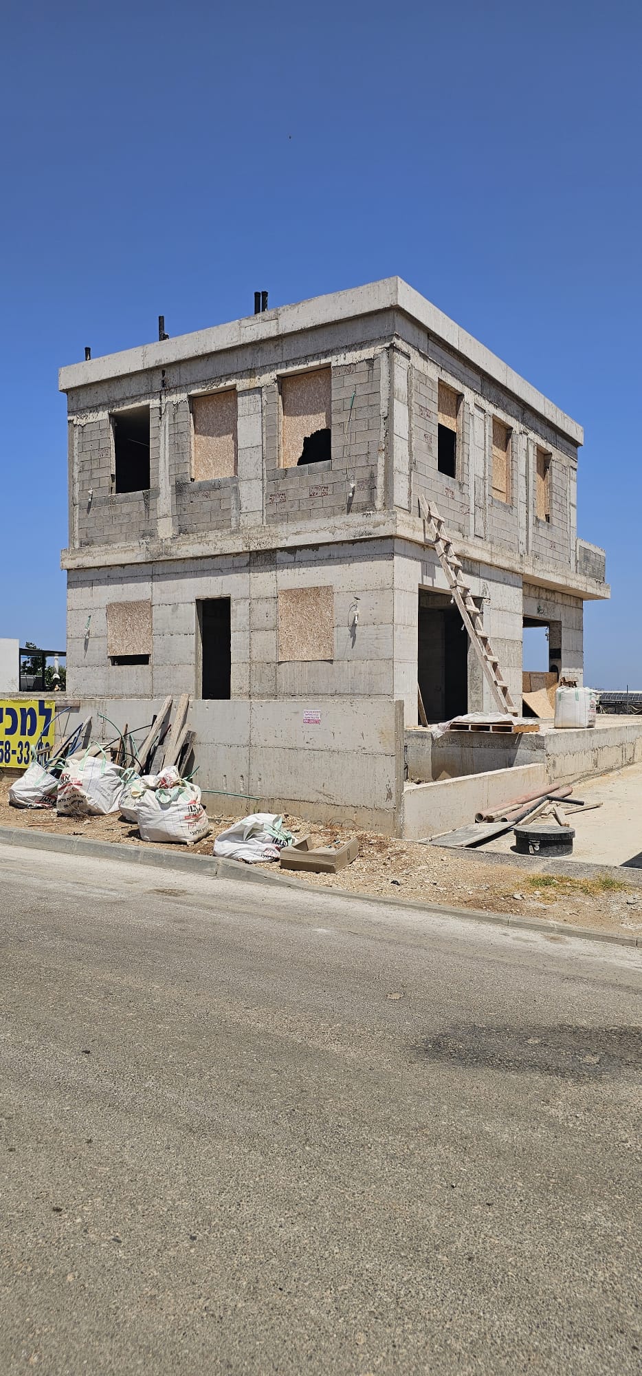 תמונה 1, בית פרטי 9 חדרים למכירה בגבעתי, גדוד הסיור, אין
