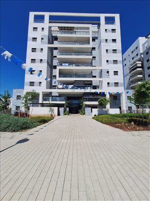 דירה למכירה 5 חדרים בנהריה חיים לבב  יצחק שמיר 