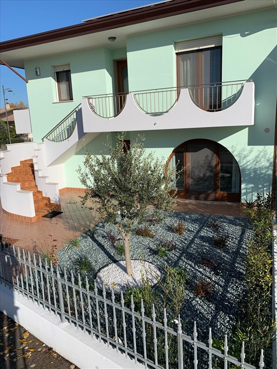 תמונה 1, דו משפחתי 4 חדרים למכירה בVenice / Italia, Via Paolo lo monaco 21, Qua...