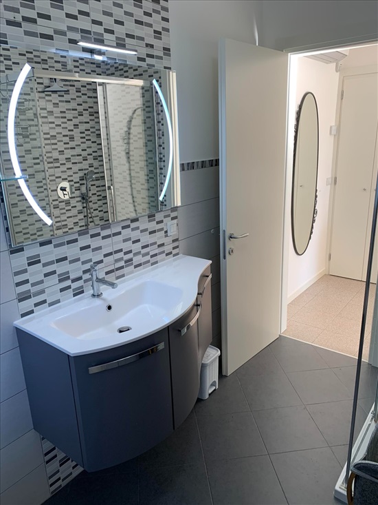 תמונה 3, דו משפחתי 4 חדרים למכירה בVenice / Italia, Via Paolo lo monaco 21, Qua...