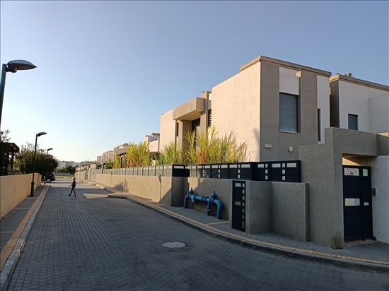 תמונה 3, דו משפחתי 6 חדרים למכירה בגן יבנה, הנרקיס 21, ווילה גריין