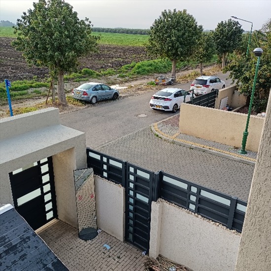 תמונה 4, דו משפחתי 6 חדרים למכירה בגן יבנה, הנרקיס 21, ווילה גריין