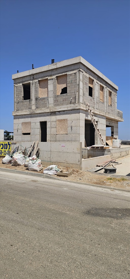 תמונה 1 ,בית פרטי 9 חדרים למכירה בגבעתי, גדוד הסיור, אין