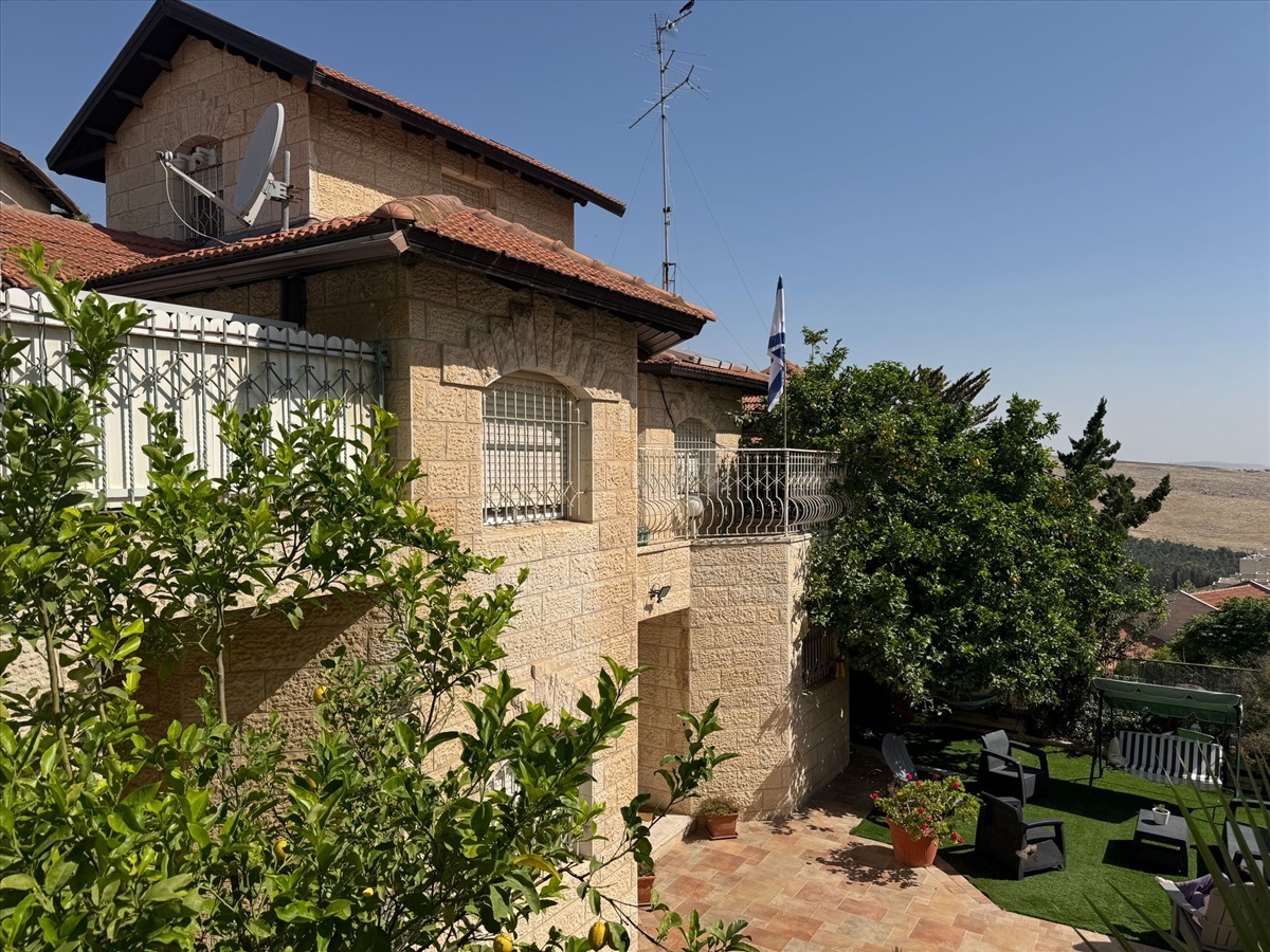 תמונה 1, בית פרטי 7 חדרים למכירה בירושלים, בצראווי, פסגת זאב 