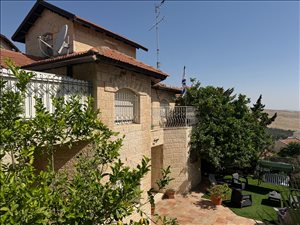 בית פרטי למכירה 7 חדרים בירושלים בצראווי 
