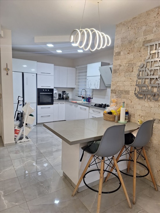 תמונה 2, דירה 4 חדרים למכירה בנתניה, הגלעד, קרית השרון