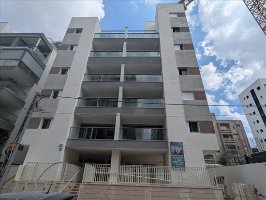 תמונה 1 ,דירה 5 חדרים למכירה ברעננה, הרצוג, מרכז דרום