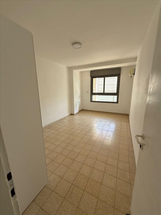 תמונה 3 ,דירה 3 חדרים למכירה בקרית אונו, הכלנית, קראון