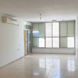 דירה למכירה 4.5 חדרים בפתח תקווה פיק''א המרכז השקט  