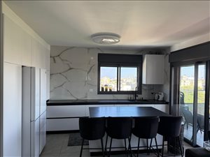 דירה למכירה 4 חדרים בבת ים קלוזנר 