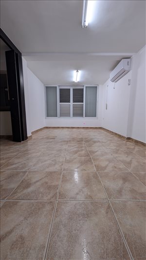דירה למכירה 6 חדרים בבני ברק רבי יוסף צבי רימון 