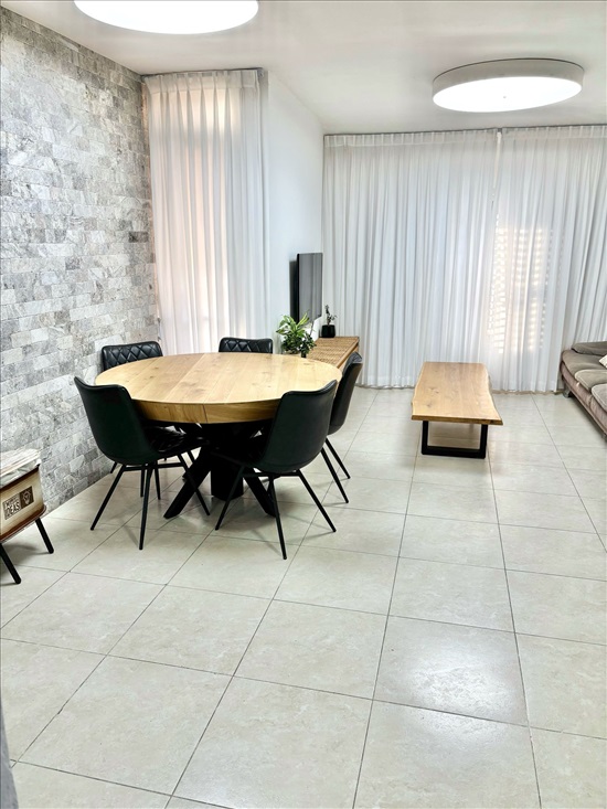 תמונה 2, דופלקס 5.5 חדרים למכירה ביבנה, שדרות העצמאות, רמות בן צבי