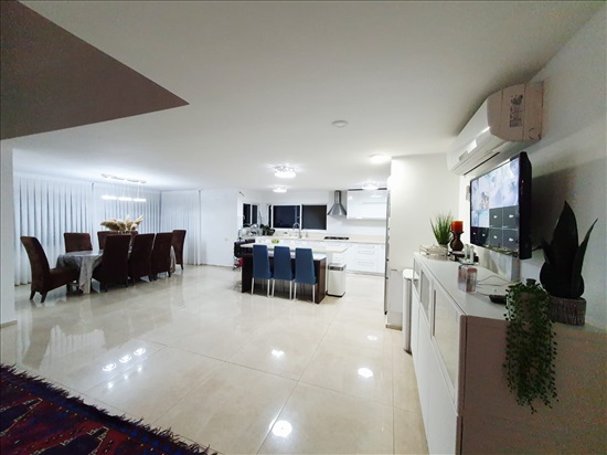 תמונה 3 ,וילה 10 חדרים למכירה בנתניה, מסריק, פרדס הגדוד