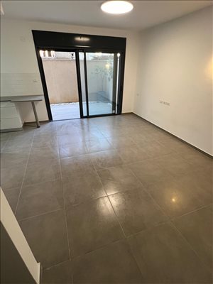 דירת גן למכירה 3 חדרים בירושלים אנגלו לוי ביאנקיני מרכז העיר 