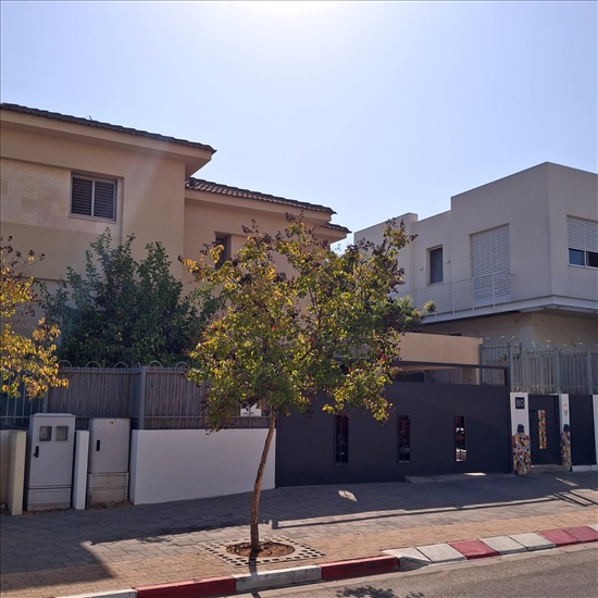 תמונה 1, דו משפחתי 8 חדרים למכירה בהוד השרון, ניצנים, מגדיאל