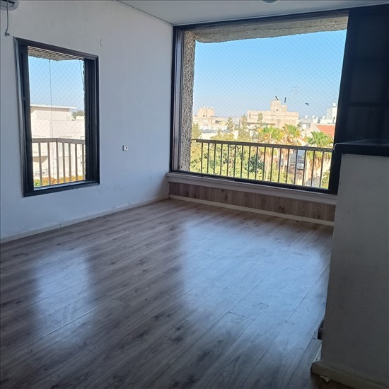 תמונה 3, דירת גג 7 חדרים למכירה בכפר סבא, הרצל 20, מרכז