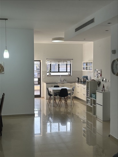 תמונה 3 ,דו משפחתי 7 חדרים למכירה בגן יבנה, לילך, נווה עובד