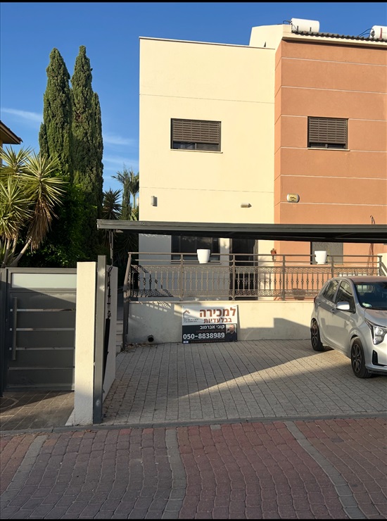 תמונה 1 ,דו משפחתי 7 חדרים למכירה בגן יבנה, לילך, נווה עובד
