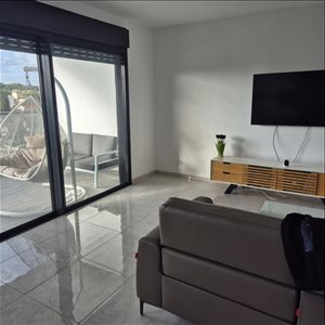 דירה למכירה 5 חדרים בנהריה הצנחנים 