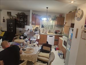 דירה למכירה 4 חדרים בחיפה הקיבוצים 