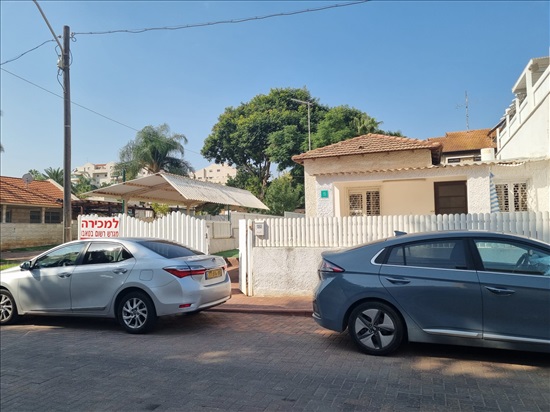 תמונה 4 ,בית פרטי 3 חדרים למכירה ברעננה, קארו, קרית שז``ר