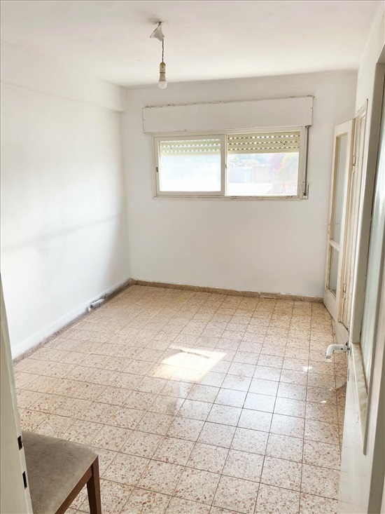 תמונה 3 ,דירה 3 חדרים למכירה בחדרה, הרב עוזיאל 17א,  שיכון רמב"מ